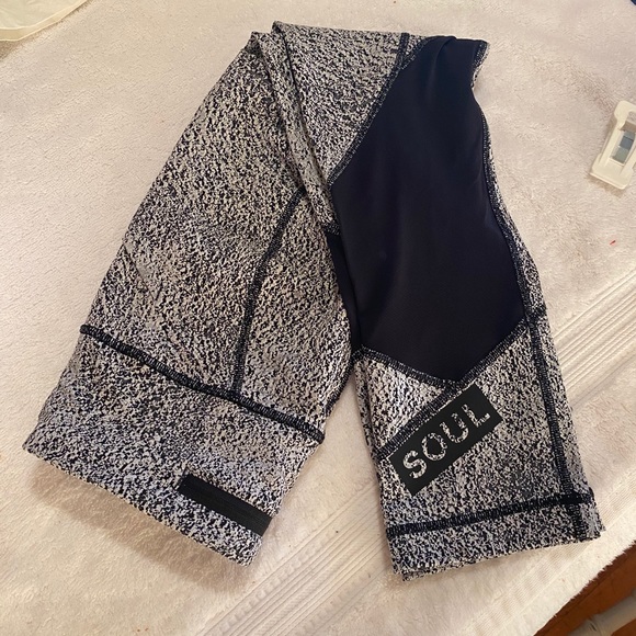 Lululemon Soulcycle leggings - Picture 2 of 9